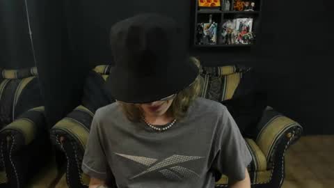 Snapshot of jinnbook chatting on 8, 2, 2025 JinnBook online show from 8, 2, 2025