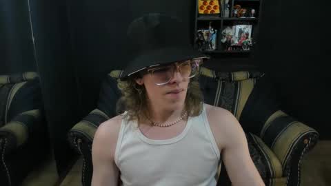 Snapshot of jinnbook chatting on 20, 2, 2025 JinnBook online show from 20, 2, 2025