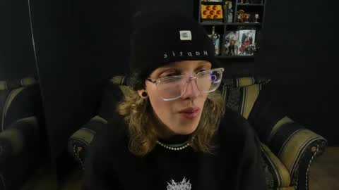 Snapshot of jinnbook chatting on 1, 3, 2025 JinnBook online show from 1, 3, 2025