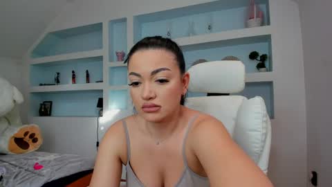Snapshot of jisselle chatting on 16, 4, 2026 Juliee online show from 16, 4, 2026