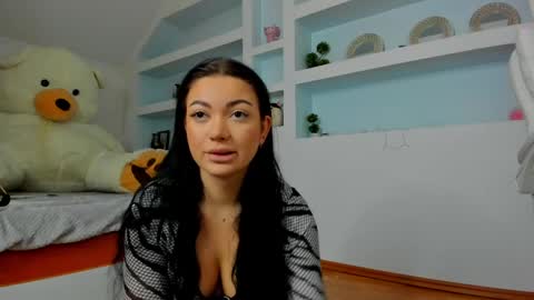 Snapshot of jisselle chatting on 20, 5, 2026 Juliee online show from 20, 5, 2026