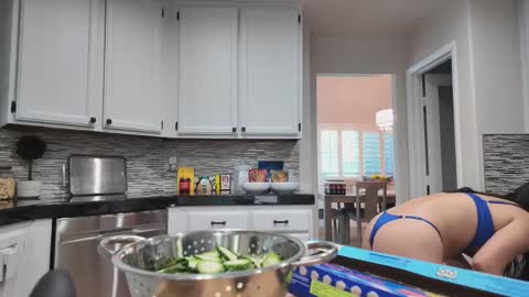 Snapshot of jiwon4u chatting on 14, 9, 2025 Jiwon online show from 14, 9, 2025