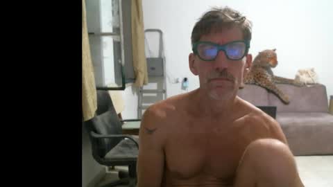 Snapshot of jlmbud chatting on 3, 10, 2025 jlmbud online show from 3, 10, 2025