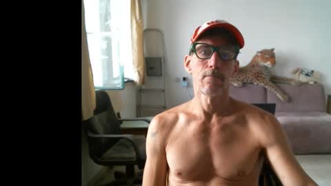 Snapshot of jlmbud chatting on 4, 10, 2025 jlmbud online show from 4, 10, 2025