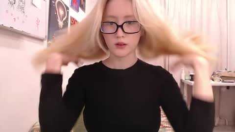 joan_kiss online show from 15, 12, 2025