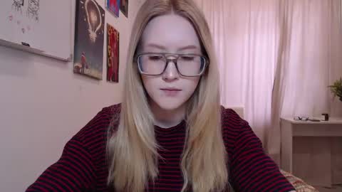 joan_kiss online show from 30, 4, 2026