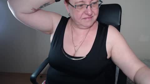 Snapshot of joannaandneighbour chatting on 7, 3, 2025 Joanna and Greg online show from 7, 3, 2025