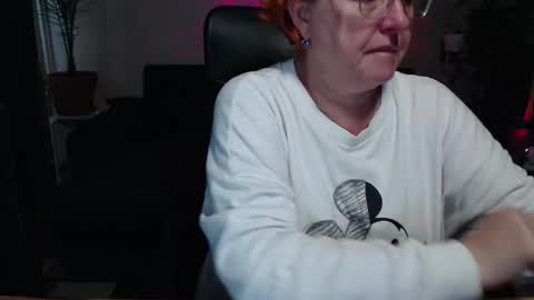 Snapshot of joannaandneighbour chatting on 17, 10, 2025 Joanna and Greg online show from 17, 10, 2025