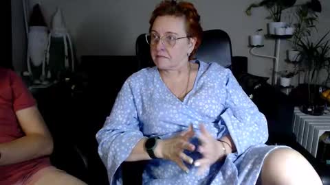 Snapshot of joannaandneighbour chatting on 18, 12, 2025 Joanna and Greg online show from 18, 12, 2025