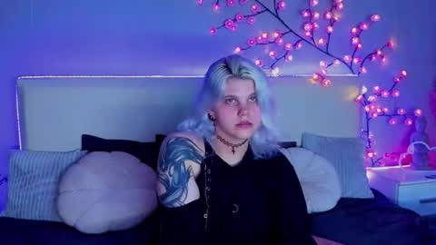 Snapshot of joannlowes chatting on 9, 9, 2025 Joann online show from 9, 9, 2025