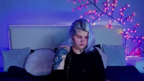 Snapshot of joannlowes chatting on 24, 9, 2025 Joann online show from 24, 9, 2025