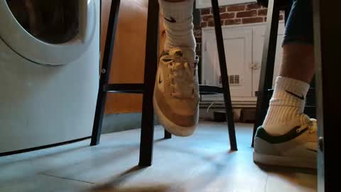 GUILLAUME feet and socks online show from 2, 2, 2025