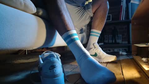 GUILLAUME feet and socks online show from 3, 2, 2025