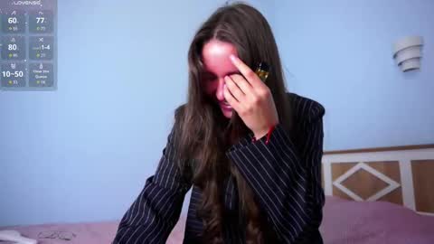 Nicole online show from 31, 10, 2025