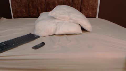 joecollins_ online show from 26, 9, 2025