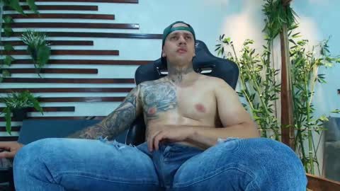 Snapshot of joeysexx1 chatting on 3, 10, 2025     online show from 3, 10, 2025