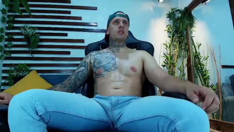 Snapshot of joeysexx1 chatting on 18, 10, 2025     online show from 18, 10, 2025