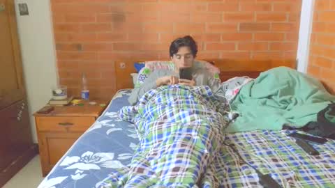 Snapshot of johan70nsexy chatting on 27, 3, 2026 johan70nsexy online show from 27, 3, 2026