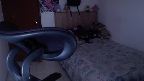 JOHAN independient model online show from 5, 12, 2025