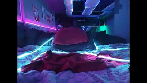 Johanna Sweet online show from 4, 1, 2025