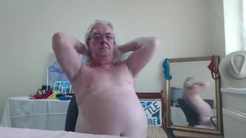 Snapshot of john_little_one chatting on 4, 2, 2025 JOHN online show from 4, 2, 2025