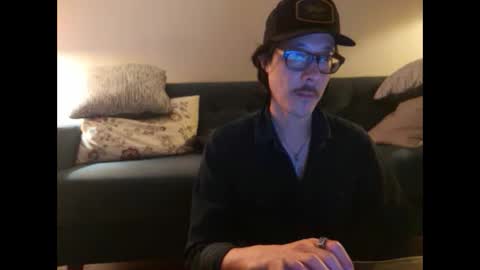 Snapshot of johneelicks chatting on 4, 10, 2025 Johnee online show from 4, 10, 2025