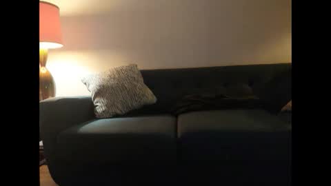 Snapshot of johneelicks chatting on 5, 10, 2025 Johnee online show from 5, 10, 2025