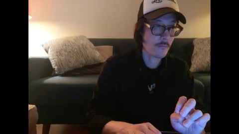 Snapshot of johneelicks chatting on 17, 10, 2025 Johnee online show from 17, 10, 2025