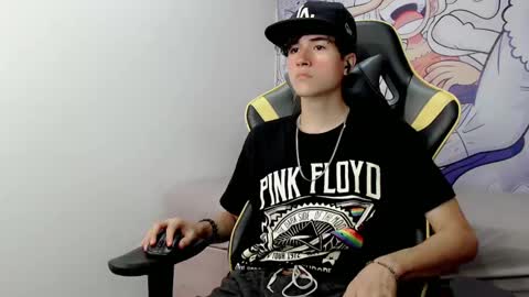 johnny_cagee online show from 17, 1, 2025