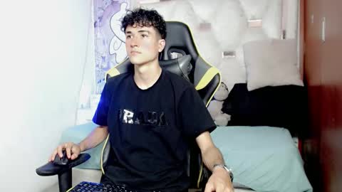 johnny_cagee online show from 6, 1, 2026