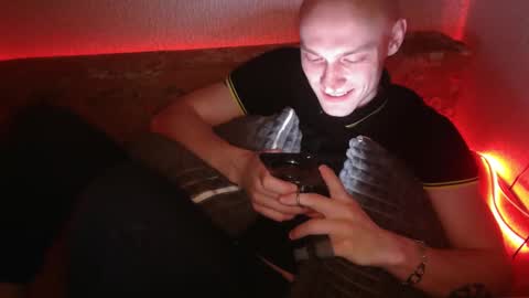 Snapshot of johnny_positive chatting on 9, 2, 2025 Johnny online show from 9, 2, 2025