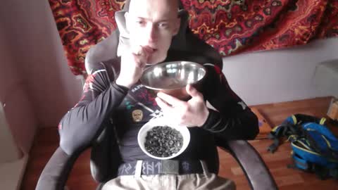 Snapshot of johnny_positive chatting on 19, 10, 2025 Johnny online show from 19, 10, 2025