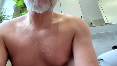 Snapshot of johnsmith401 chatting on 11, 1, 2026 johnsmith401 online show from 11, 1, 2026