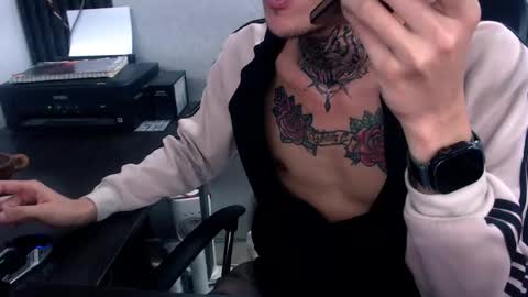 Snapshot of johnsonisaac94_ chatting on 4, 2, 2025 johnsonisaac94 online show from 4, 2, 2025
