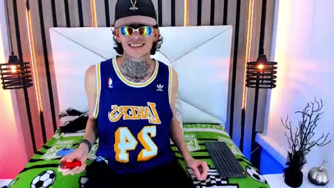 Snapshot of johnsonisaac94_ chatting on 5, 3, 2025 johnsonisaac94 online show from 5, 3, 2025
