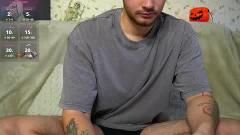 Snapshot of johnstoneisland chatting on 5, 11, 2025 John online show from 5, 11, 2025