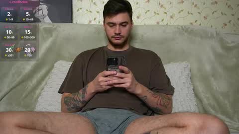 Snapshot of johnstoneisland chatting on 22, 11, 2025 John online show from 22, 11, 2025