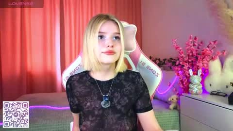 Snapshot of joicequeen chatting on 7, 6, 2026 Paula online show from 7, 6, 2026