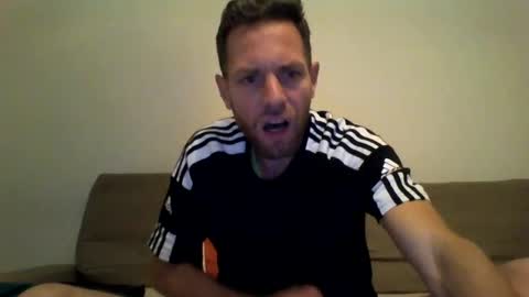 jojo19844 online show from 14, 10, 2025