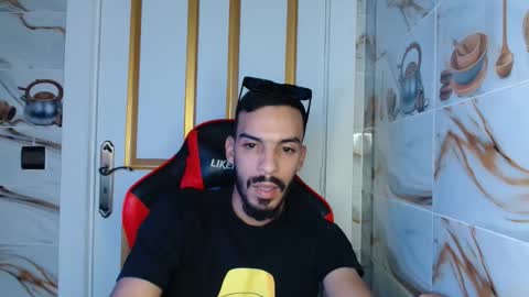 Snapshot of jokerharle1 chatting on 22, 10, 2025 ALICEARABIAN online show from 22, 10, 2025