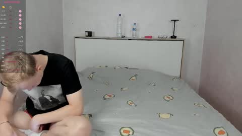 Hello we John and Harli  online show from 4, 10, 2025