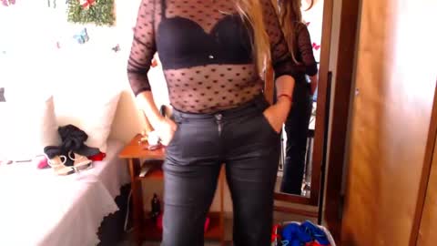 Jolie Mature online show from 8, 5, 2026