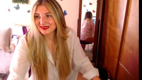 Snapshot of jolie_mature_ chatting on 3, 6, 2026 Jolie Mature online show from 3, 6, 2026