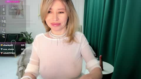 Snapshot of jolie_ozolla chatting on 7, 3, 2025 Jolie Ozolla online show from 7, 3, 2025