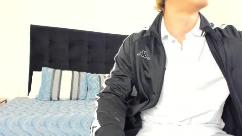 Jonathan Danielss  online show from 4, 2, 2025