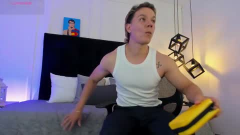 Jonathan Danielss  online show from 4, 3, 2025