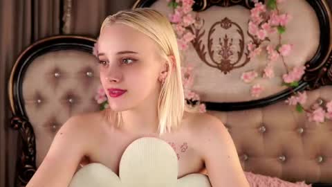 Snapshot of jonnienita chatting on 18, 4, 2026 Alice online show from 18, 4, 2026