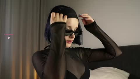 Snapshot of jonnienita chatting on 19, 6, 2026 Alice online show from 19, 6, 2026