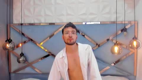 Snapshot of jonnygreey chatting on 22, 11, 2025 JonnyGreey online show from 22, 11, 2025