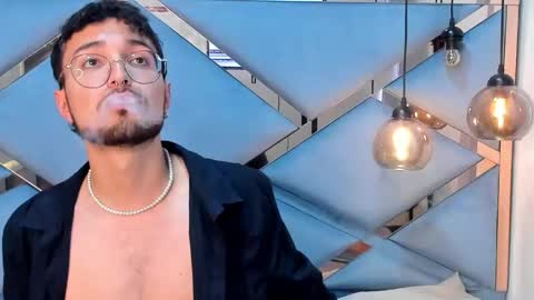 Snapshot of jonnygreey chatting on 23, 11, 2025 JonnyGreey online show from 23, 11, 2025